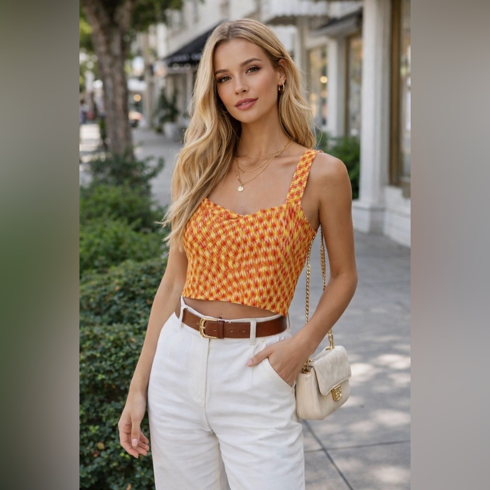 Casual Scoop Orange and white mini top for women’s✨